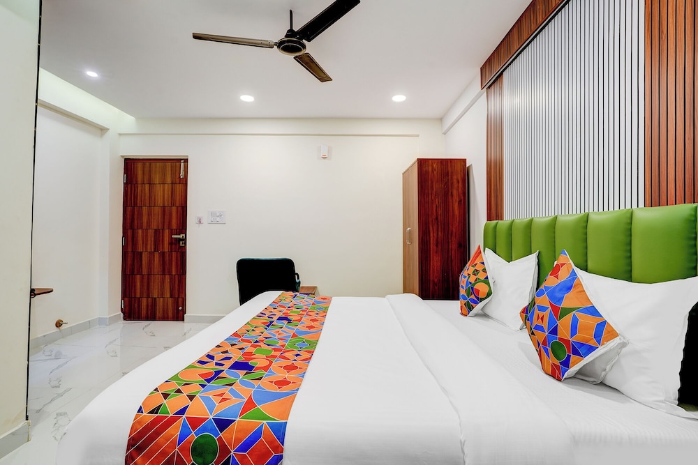 Fabhotel Leon Square