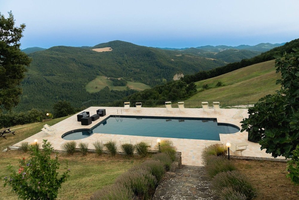 Ca Quattrocchi 10 3 by Marche Holiday Villas