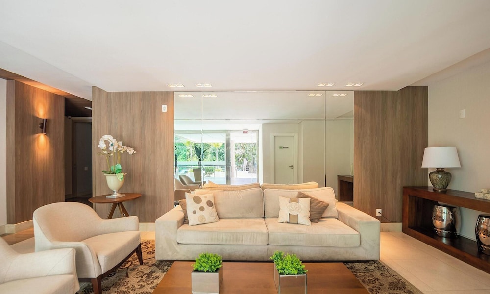 Apt w/ BBQ & Balcony, 230m From the Beach Epd0202