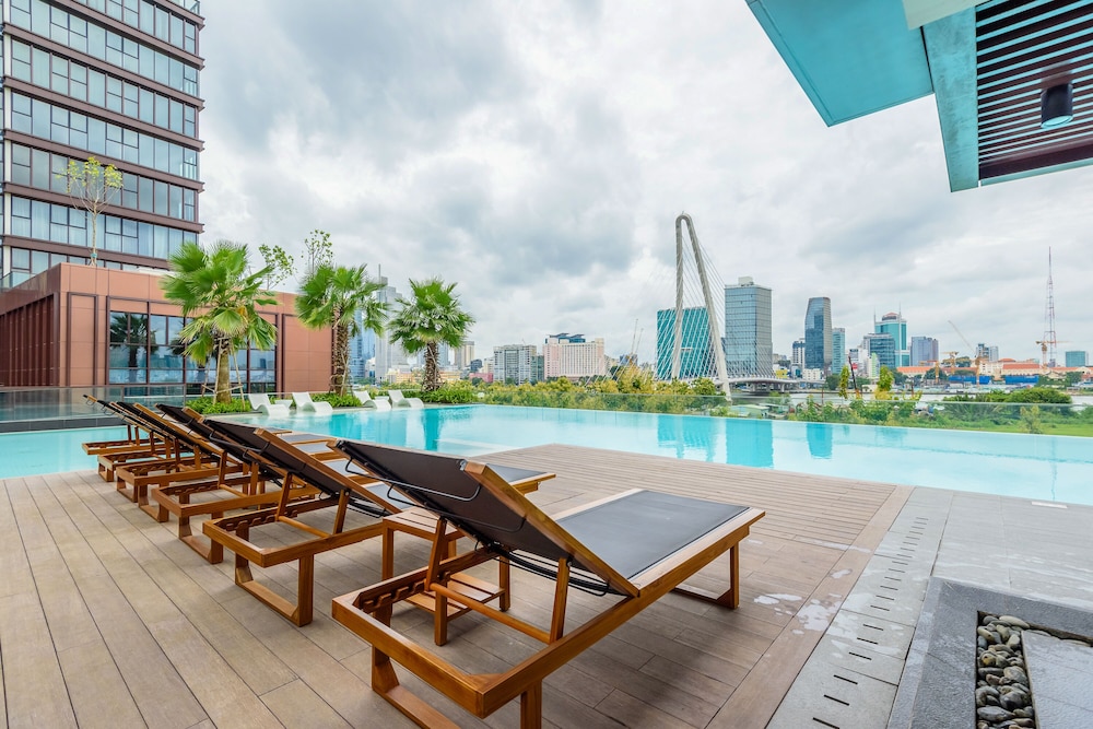 Pool & Wellness