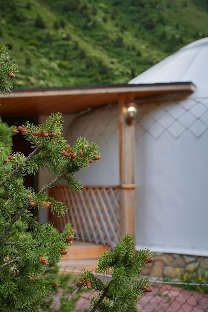Rahmat Yurts