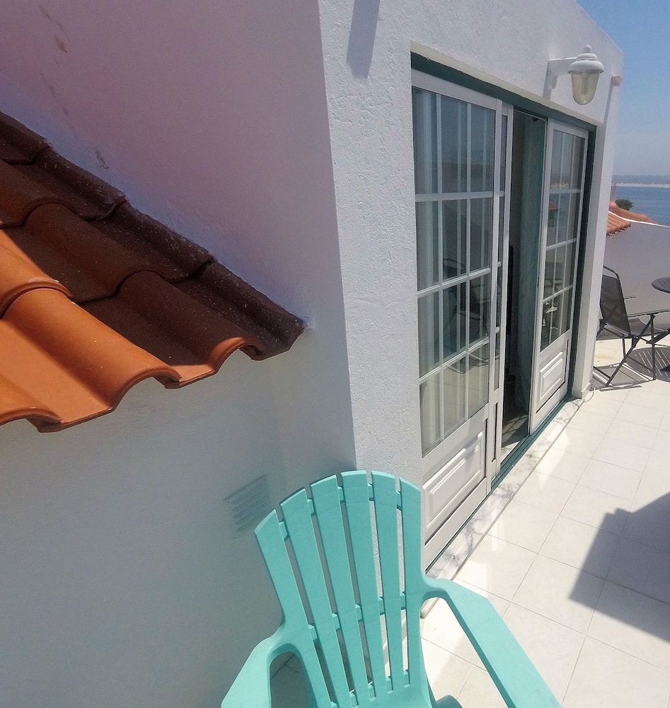 Peniche Surf Lodge - Hostel