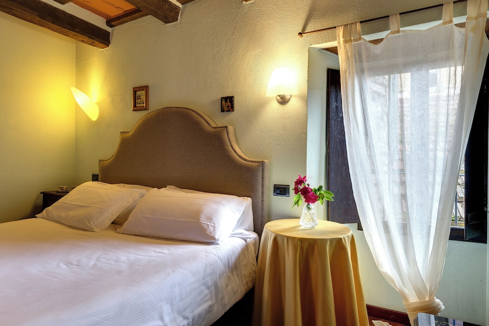 Entire Hilltop Villa With Private Pool In Palazzuolo Sul Senio