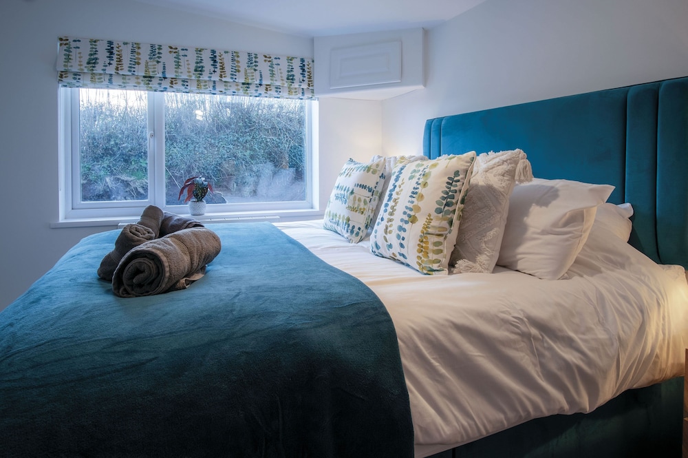 Anchor Well - 2 Bedroom - Ludchurch view 3