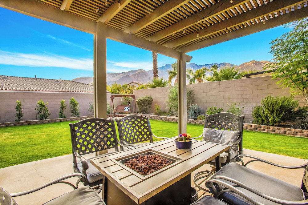 Near Downtown: Palm Springs Home w/ Mountain Views