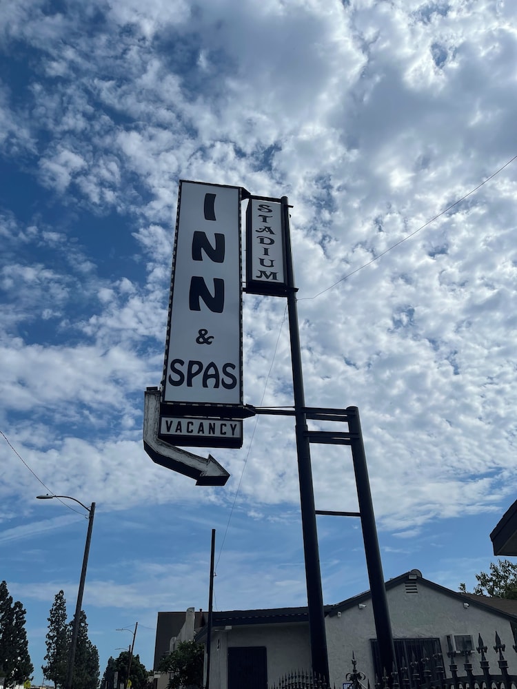 Stadium Inn & Spas