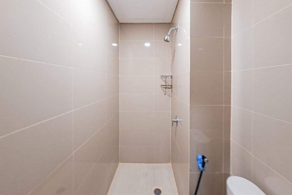 Bright Studio Room Apartment At B Residence