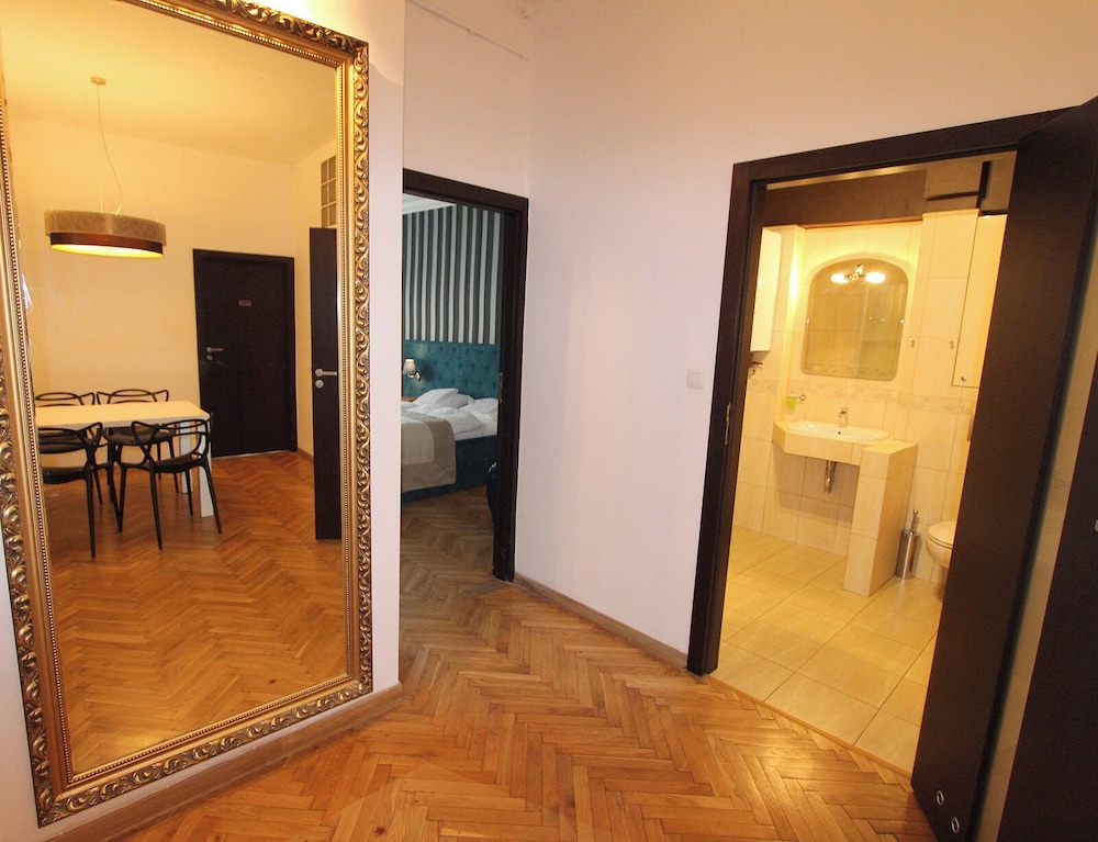 Hostel Chmielna 5 Rooms & Apartments