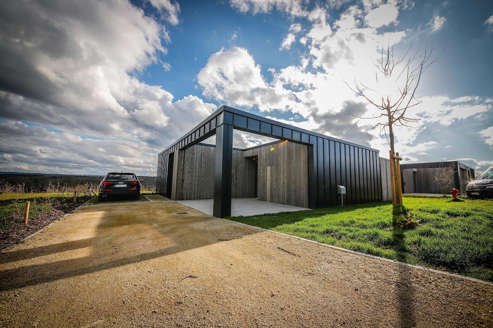 Modern Maison Near Somme-leuze