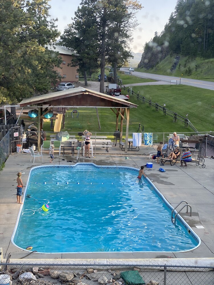 Black Hills Cabins at Quails Crossing