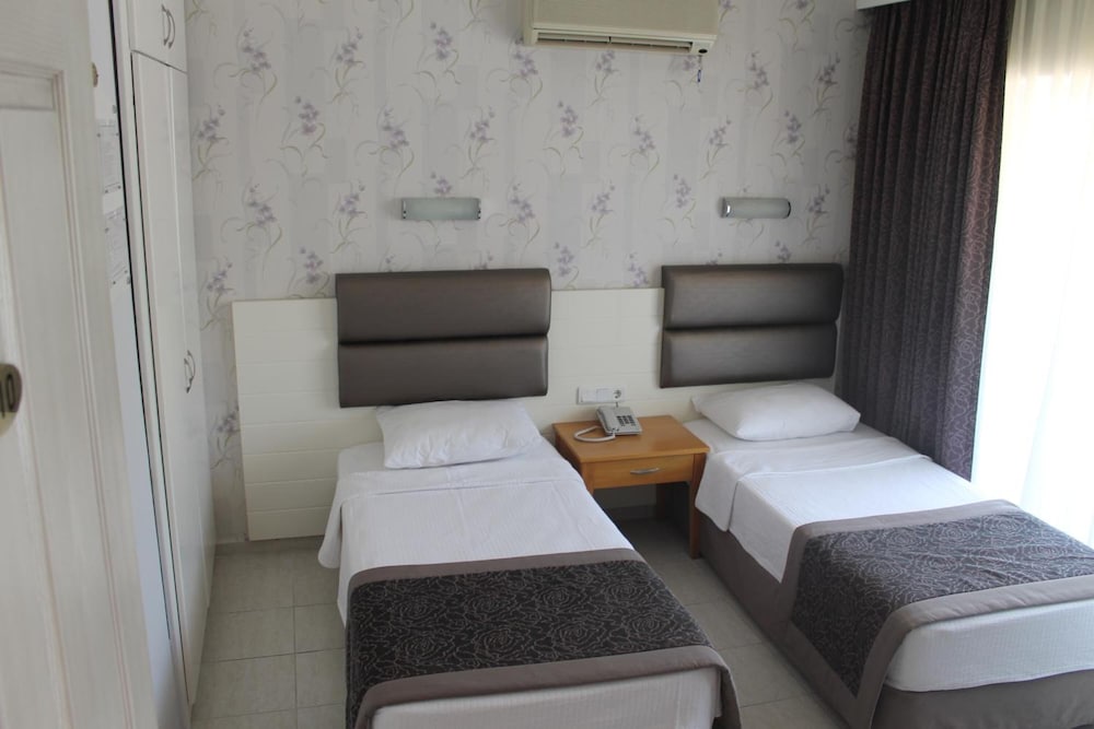 Ida Hotel - Image 34