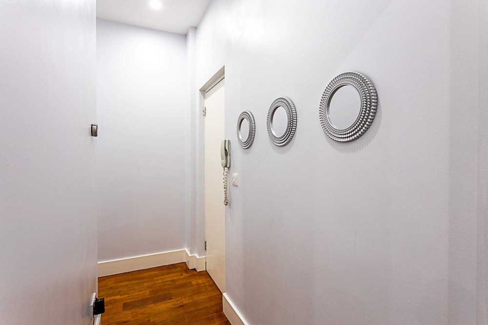 Modern Clapham Apartment
