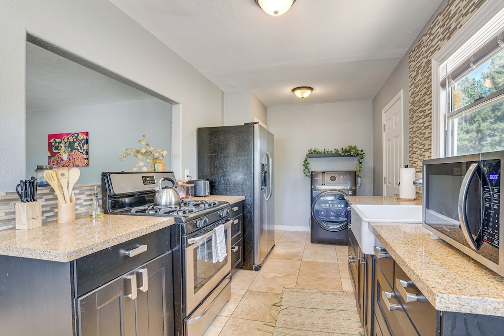 4 Mi to Csusb: Updated Home Near Shops & Eats