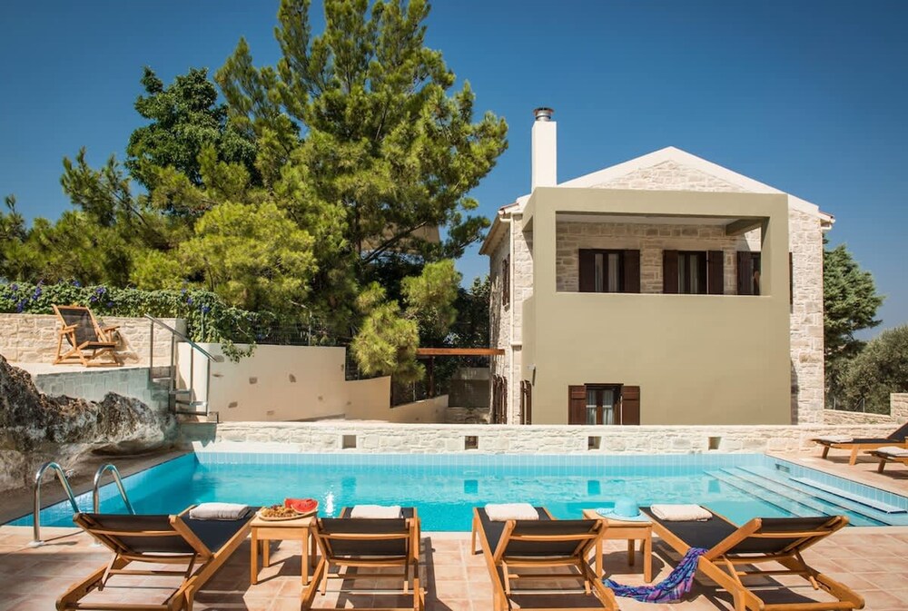 Phaistos Villas - Villa Erato Poolside Luxury Gem
