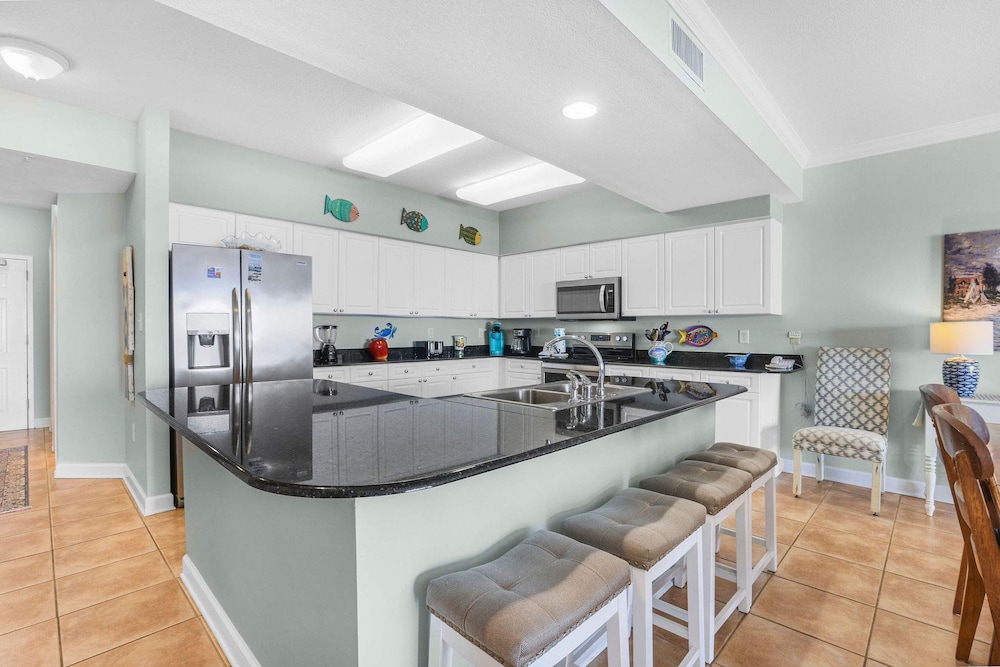 Admirals Quarters 508- Luxury Beachfront Condo 3 Bedrooms 3 Baths 5th Floor