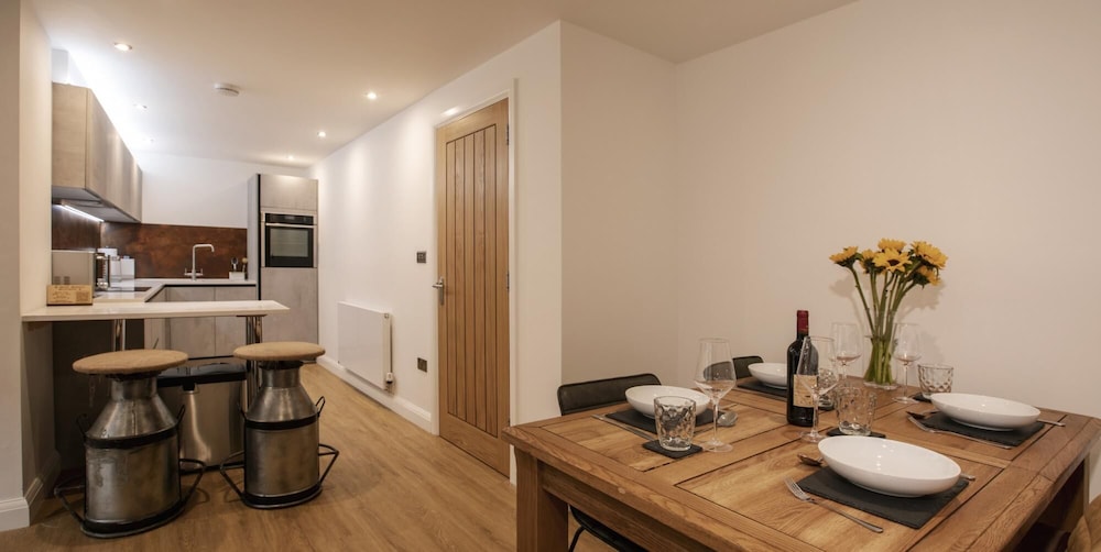 WS Flat 1 in Swindon view 3