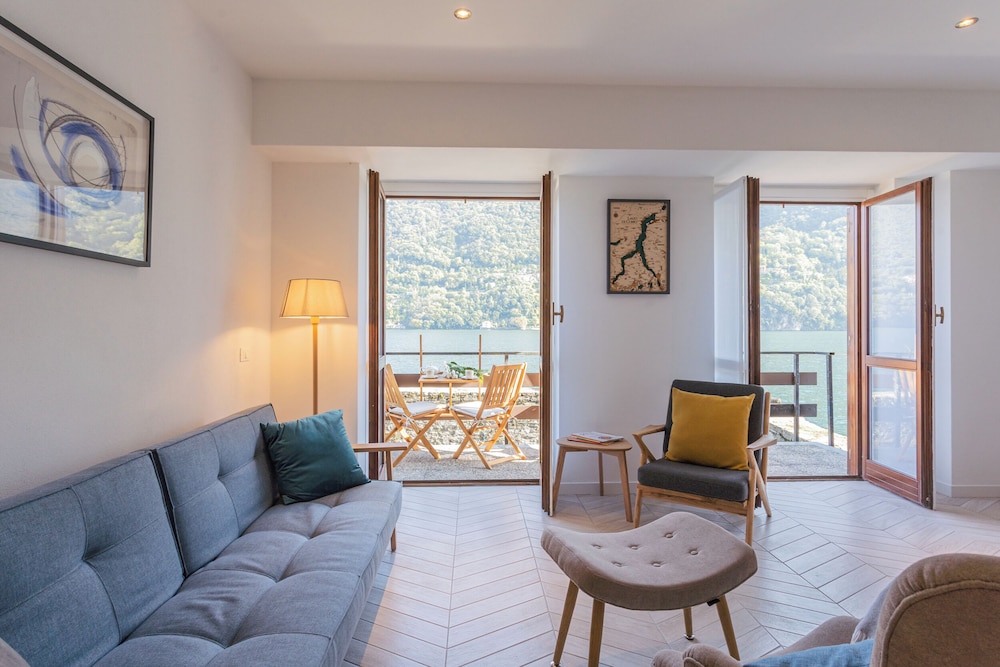 Your Private Harbour Nearby George Clooney by Rent all Como
