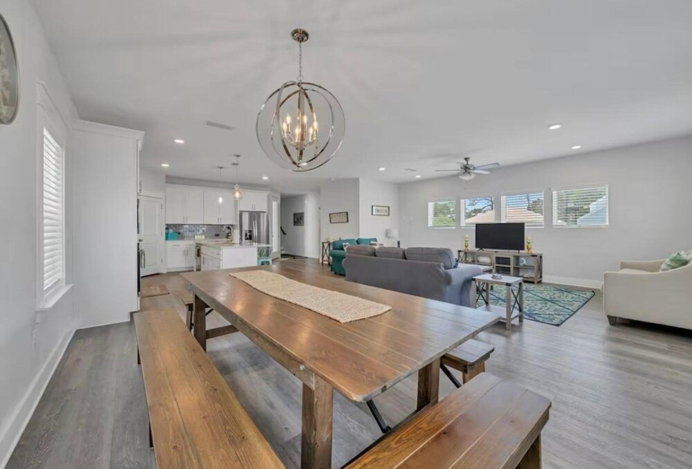Pet Friendly Beach Retreat on 30a - Sleeps 14