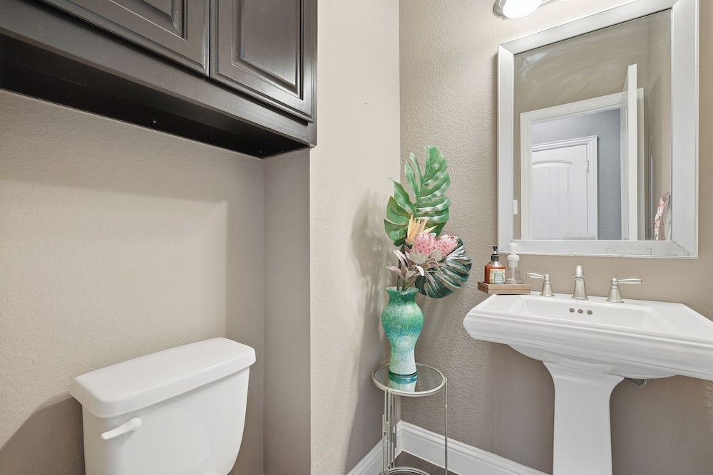 Spacious Cozy 4B Home in Frisco