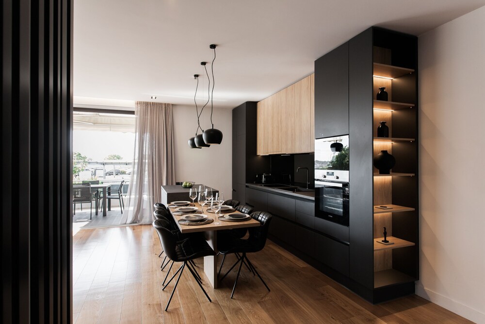 2 Level Beachfront Luxury Apt. by the Olon