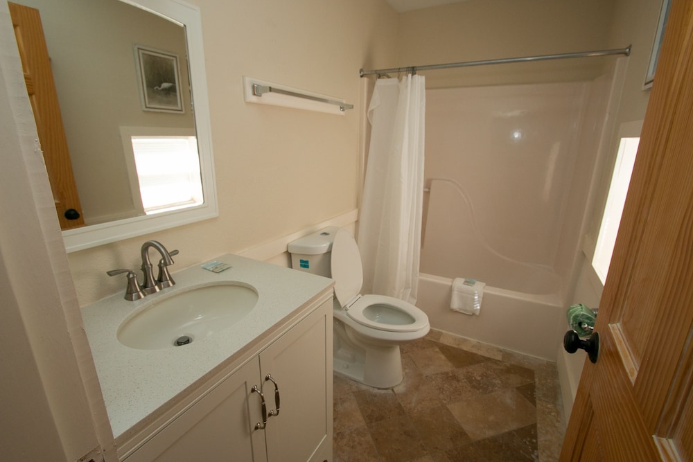 Outer Banks Motel - Village Accommodations