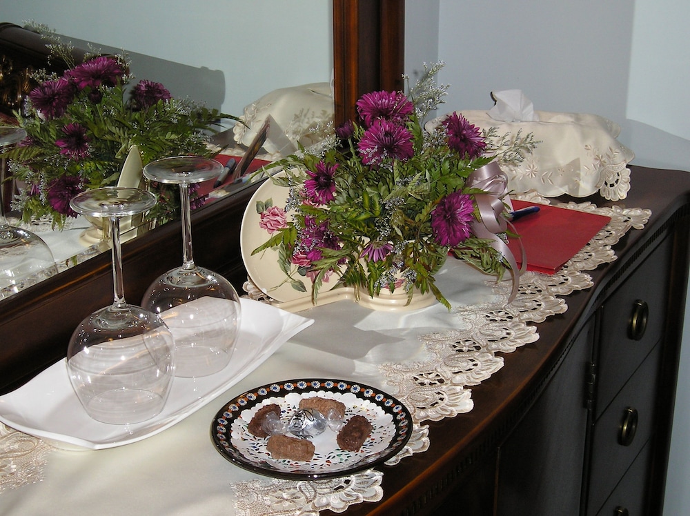 Tucked Inn the Harbour Bed & Breakfast
