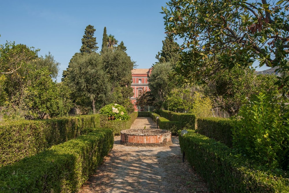 Palazzo Caracciolo