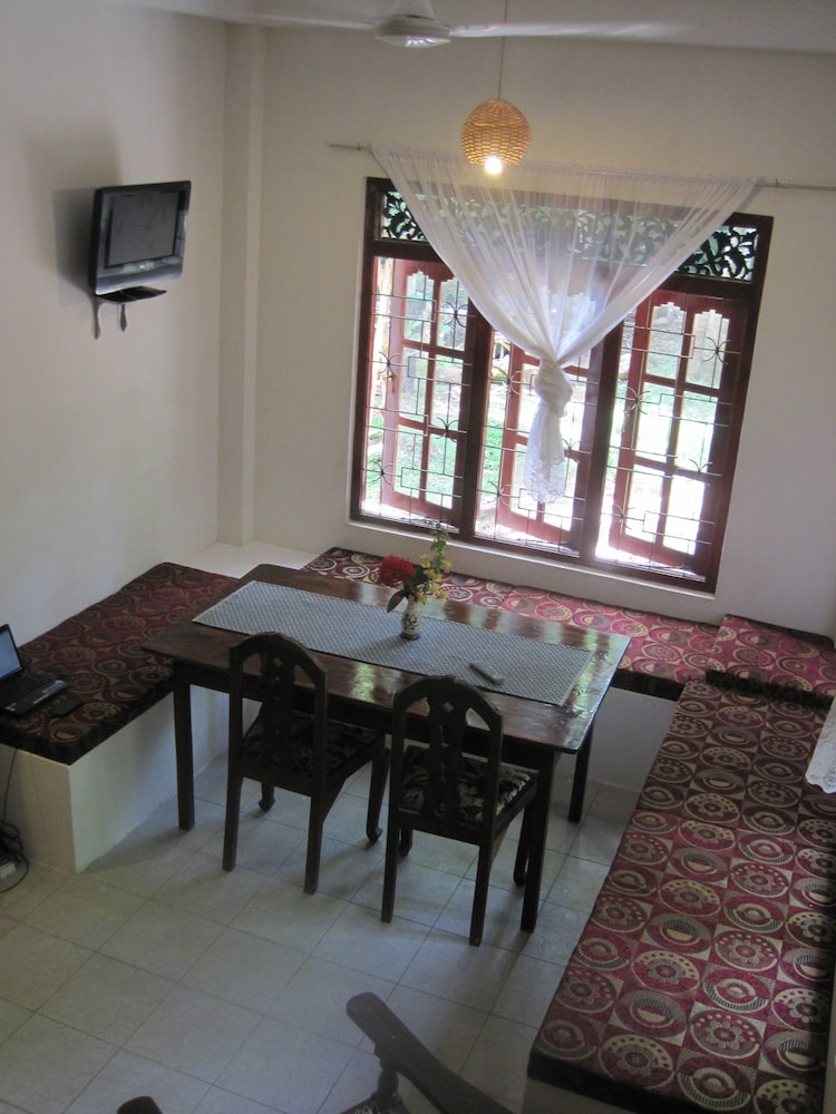 Jungleside House