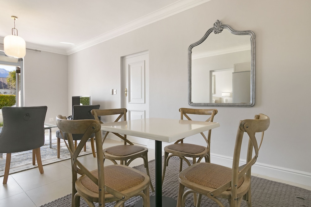 Winelands Golf Lodges at De Zalze