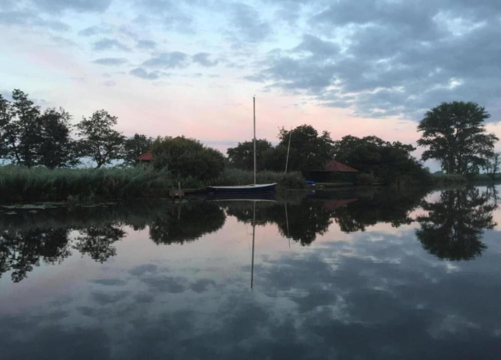 Docklodge Stay by the Water
