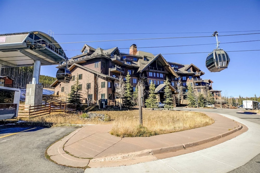 Crystal Peak 2 Bedroom Condo at Peak 7