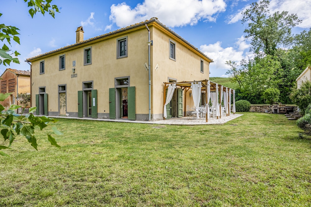 Villa Giunone With Pool Close to Volterra en Peccioli
