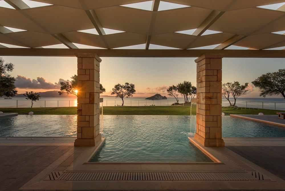 Artina Luxury Villa