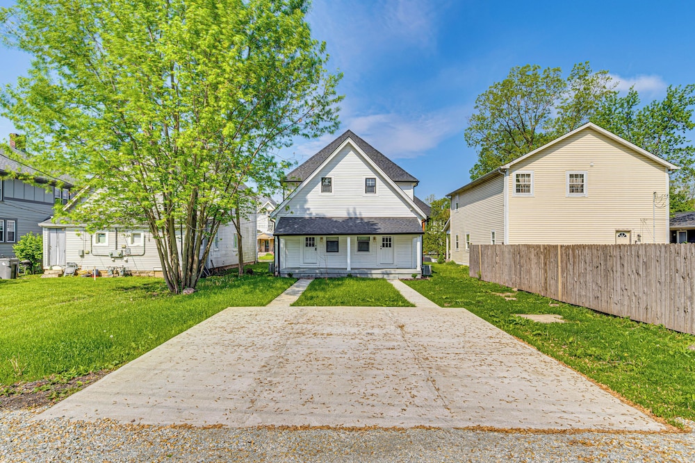 2 Mi to Mass Ave: Indianapolis Townhome Near Parks