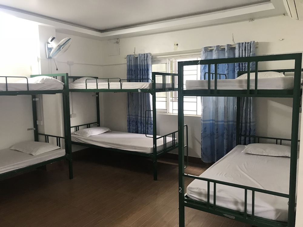 Cong Khanh Hotel - Hostel