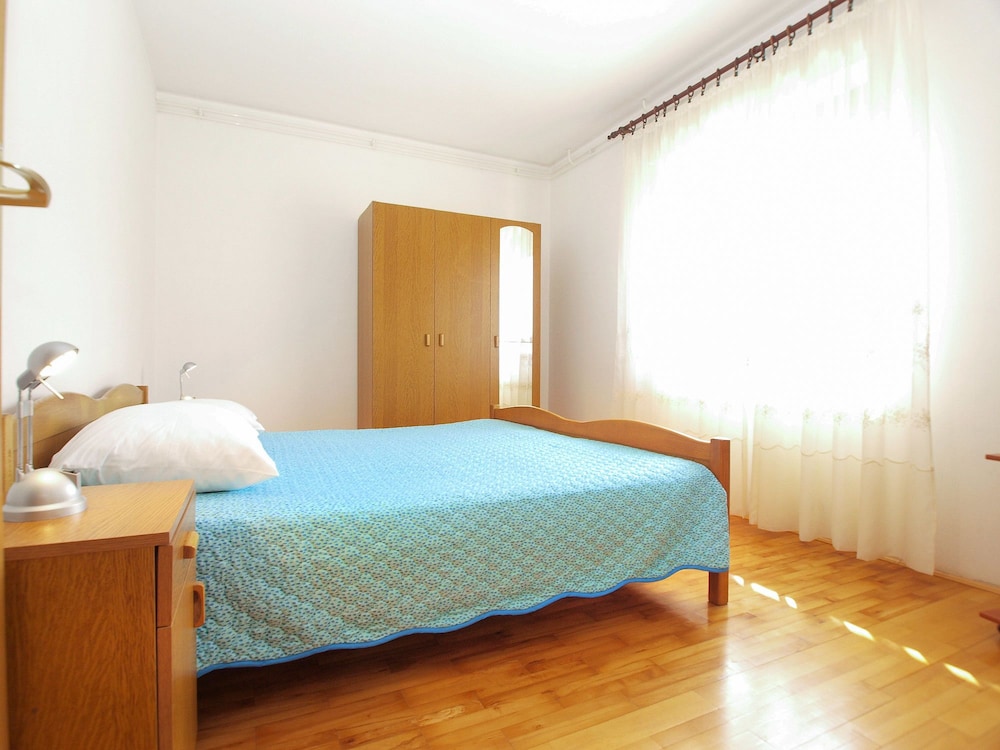 Apartment 1563 view 4