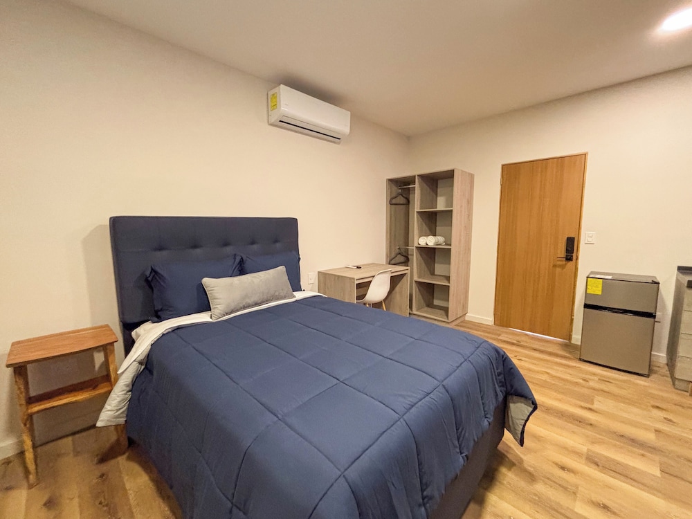 Lora Loca Inn
