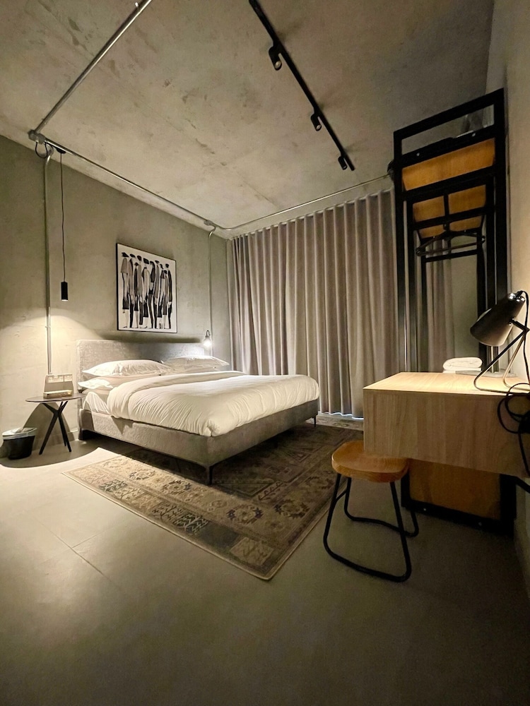 C Living - Premium 3 Bedroom - AQIQ
