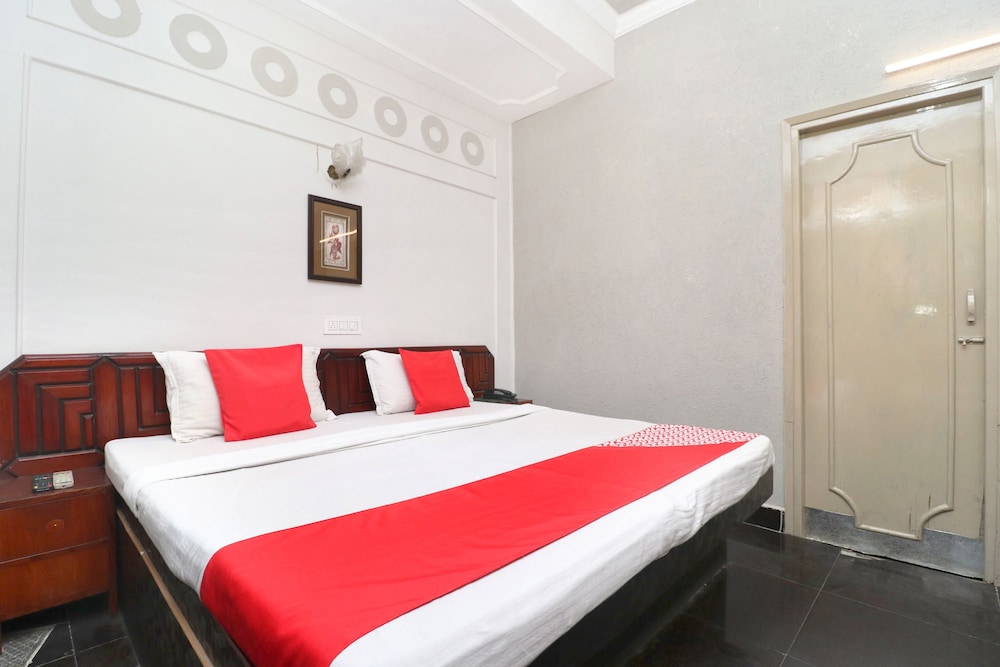 OYO 16098 Hotel Amrit view 3