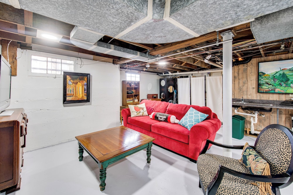 Bourbon Trail Fun: Dtwn Lebanon Home w/ Game Room
