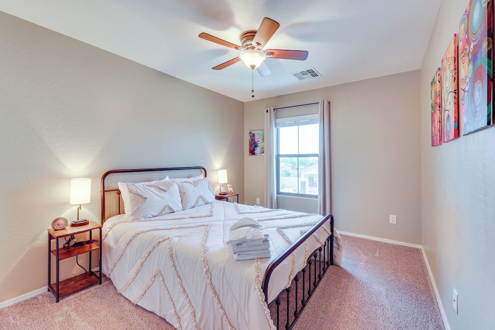 Mtn-view Getaway w/ Outdoor Oasis in Gold Canyon