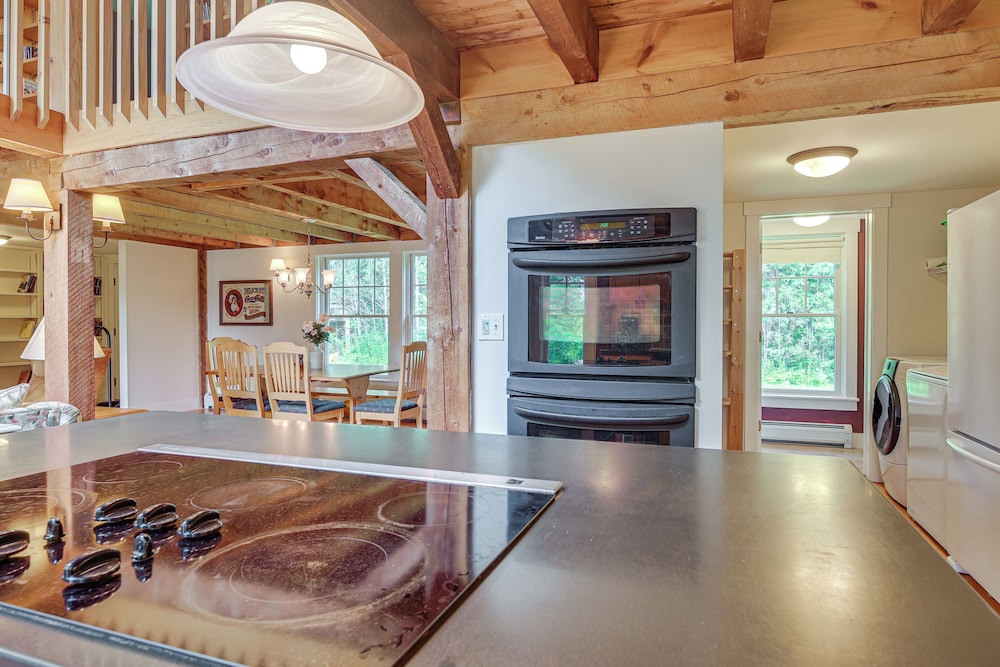 Rural Retreat 3 Mi to Morrisville & Rail Trail!