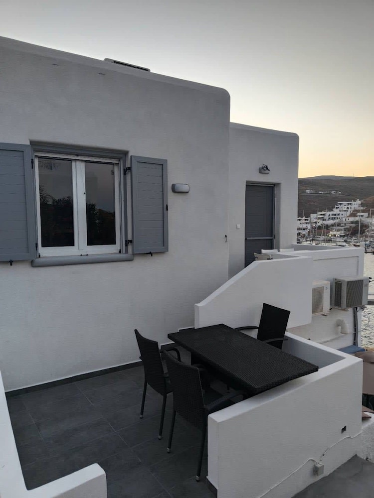 Theis Seafront Retreat - Loutra Seaview Bliss