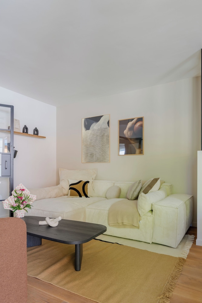Paris West Elegant residence