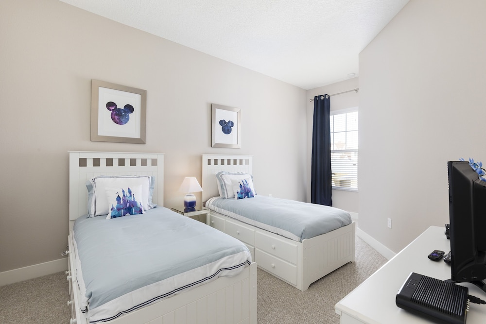 Summerville Vacation Homes by Columbia Management