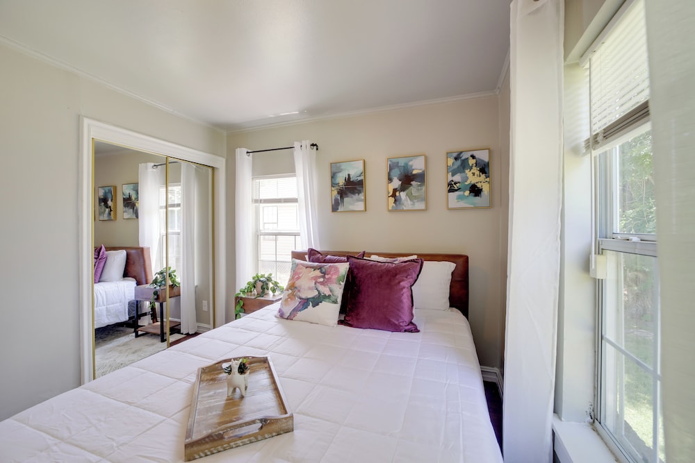 1 Mi to Tulsa Arts District: Home w/ Yard!