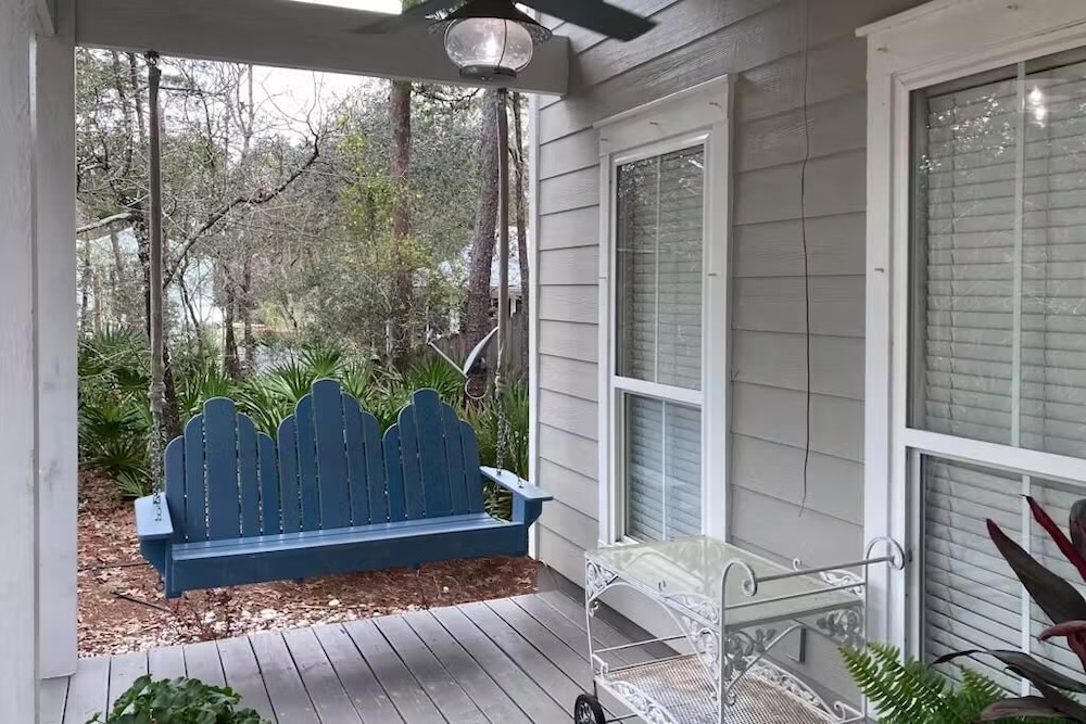 Under the Oaks Cottage in Blue Mountain Beach
