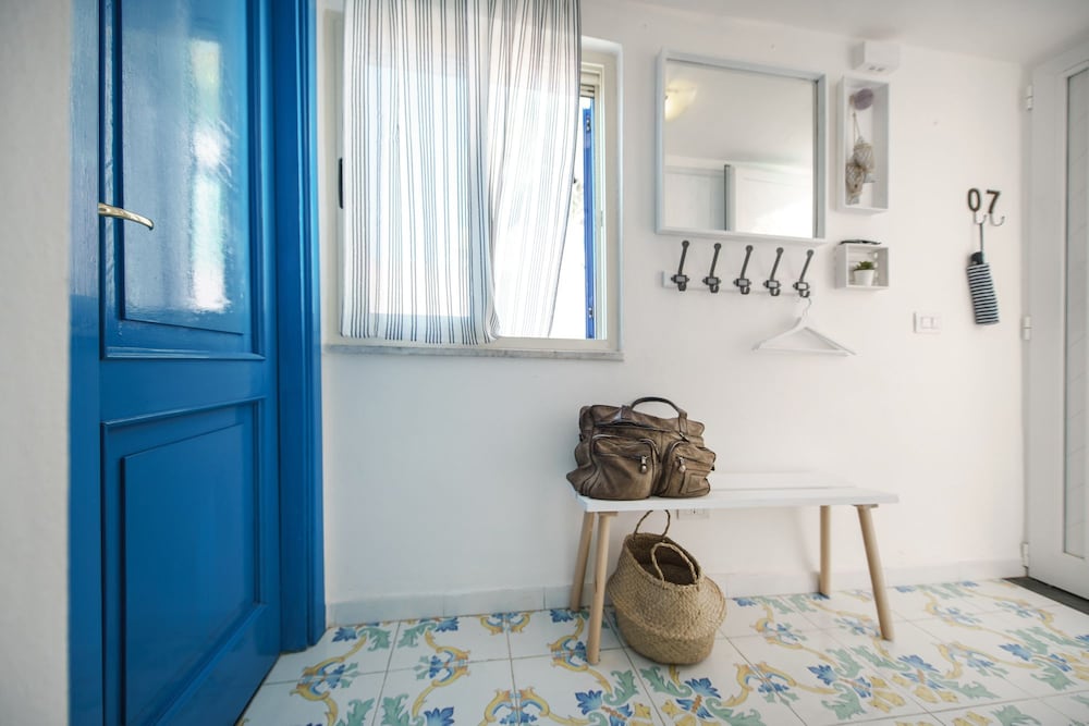 Corricella Sea Window en Procida — hotel room