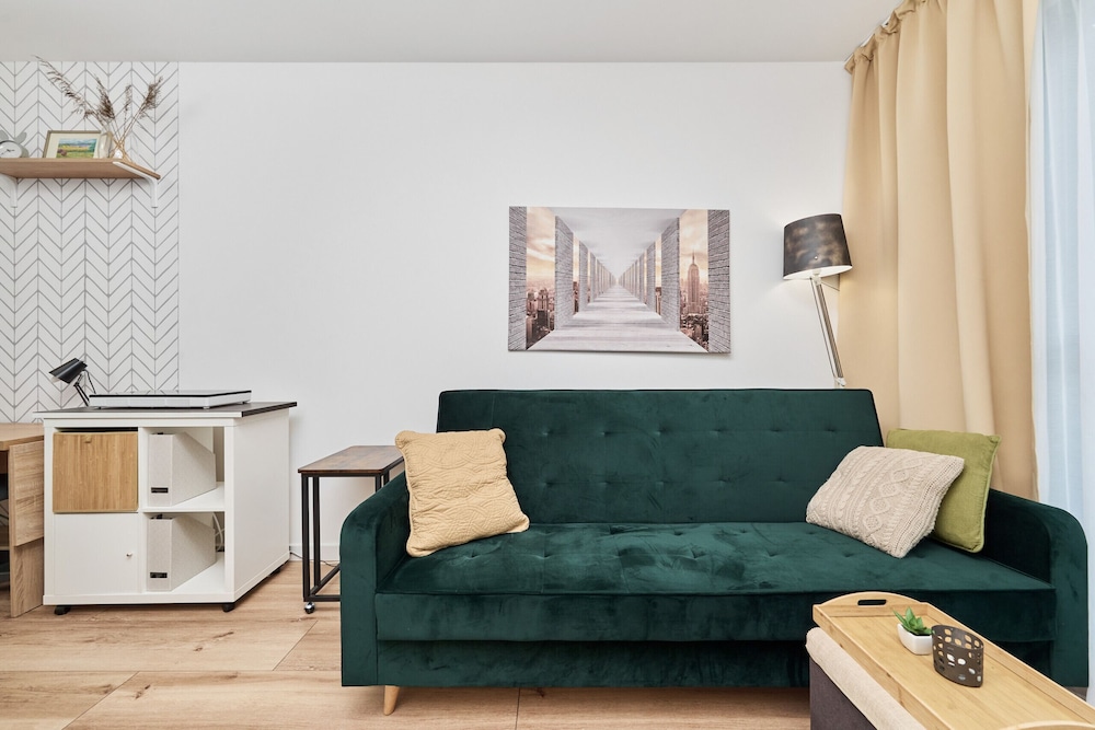 Studio Wrocław Fabryczna by Renters view 3