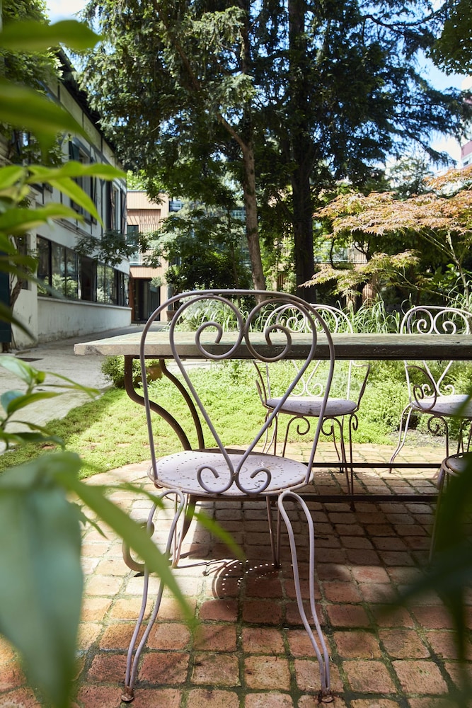 Eden Lodge Paris